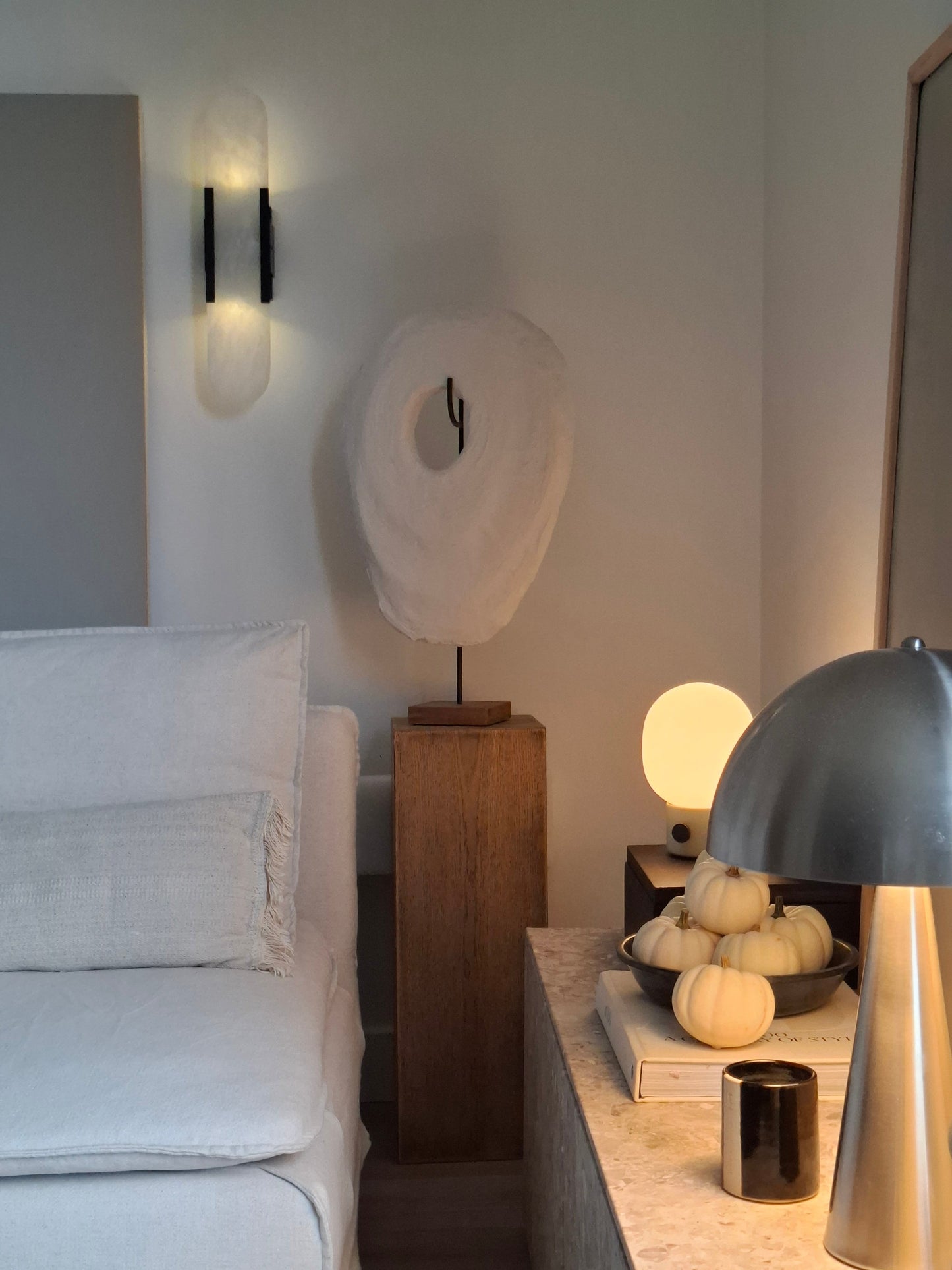 Elara - Lampada da parete contemporanea in marmo naturale
