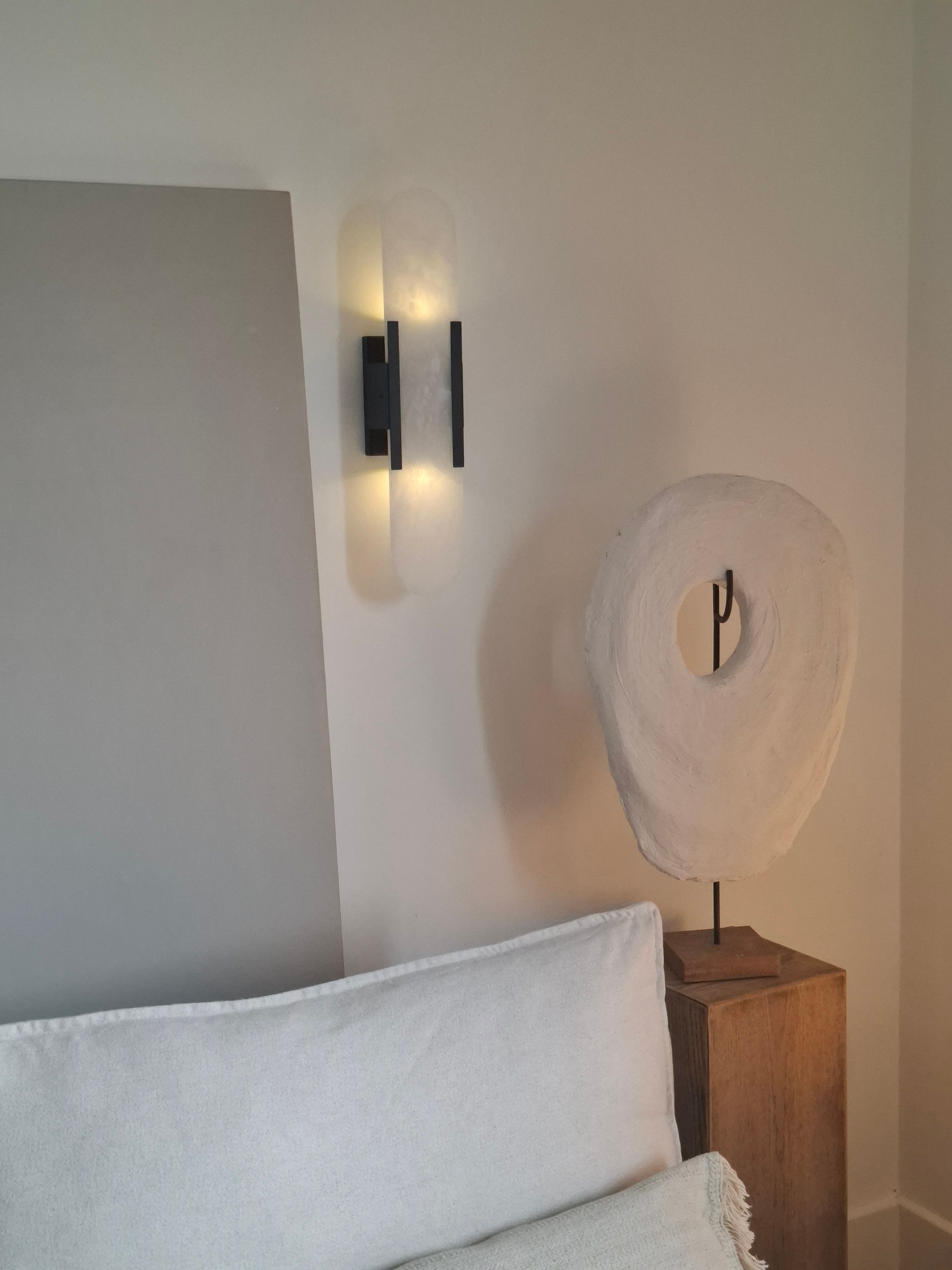 Elara - Lampada da parete contemporanea in marmo naturale