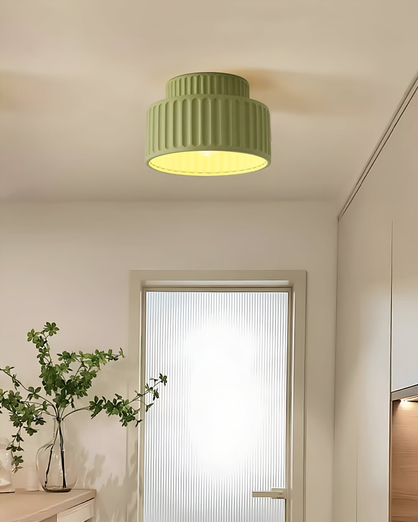 Lumora – Gele retro plafondlamp met moderne touch