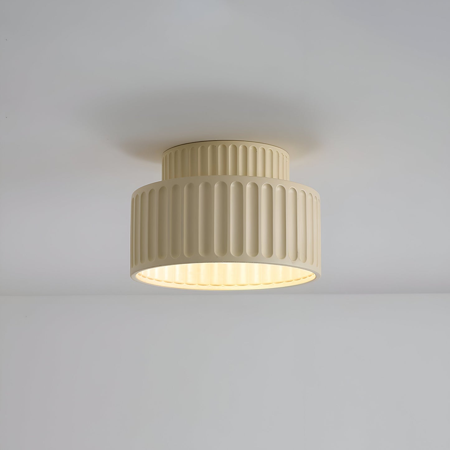 Lumora – Gele retro plafondlamp met moderne touch