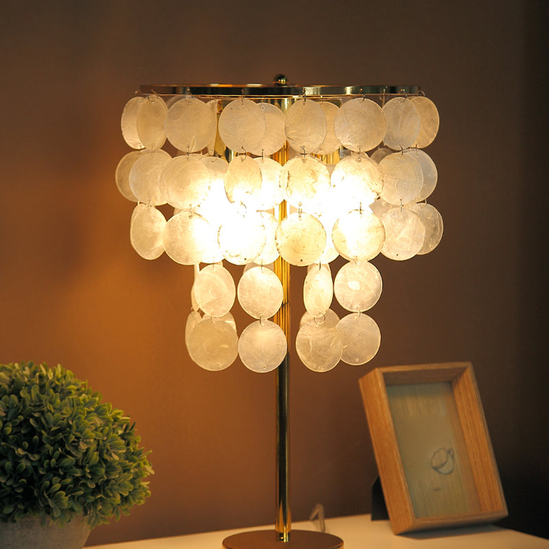 Lumare – Rustieke LED Tafellamp met Uniek Schelpdesign