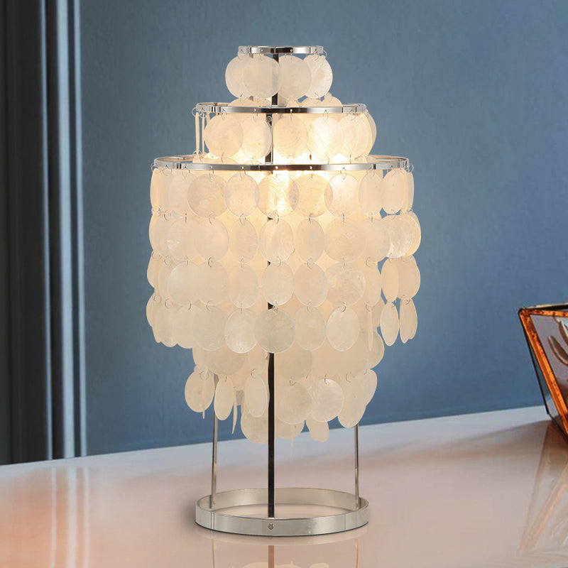 Lumare – Rustieke LED Tafellamp met Uniek Schelpdesign