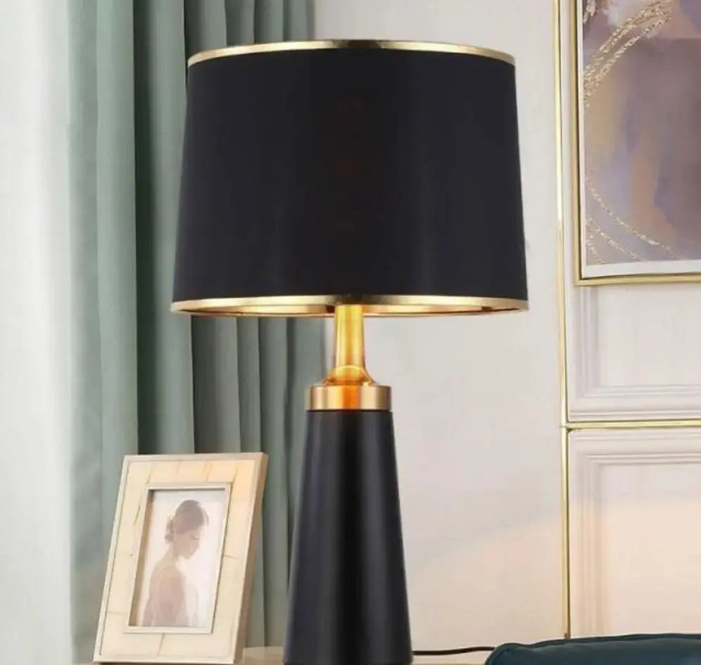 Lunora – Moderne LED Tafellamp met Minimalistisch Design