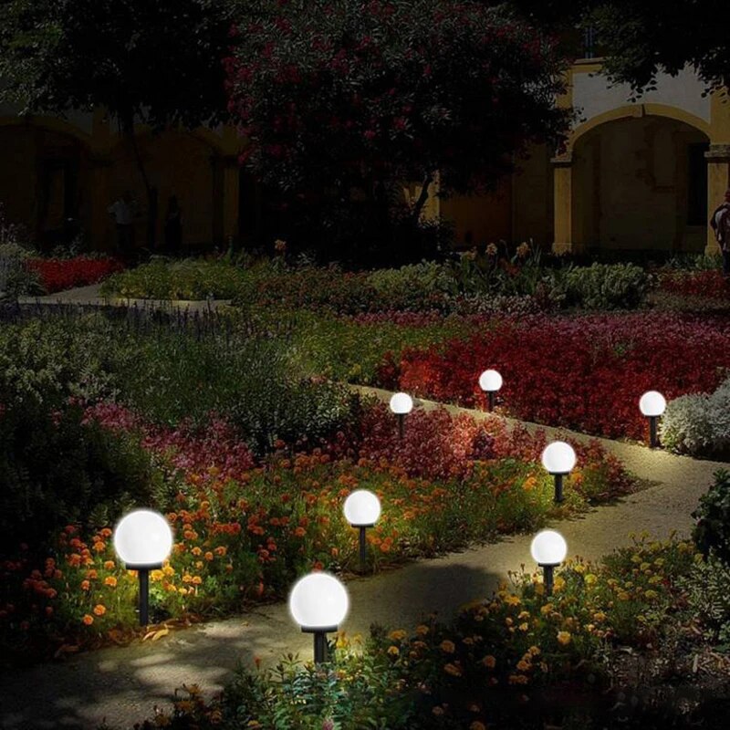 Luxora – Stilfuld solcelle udendørslampe til stemningsfuld havebelysning