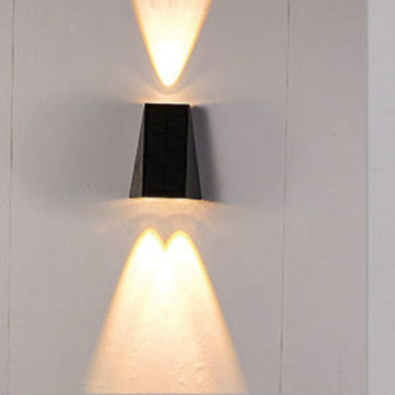 Solvara – Stijlvolle solar buitenlamp voor sfeervolle tuinverlichting