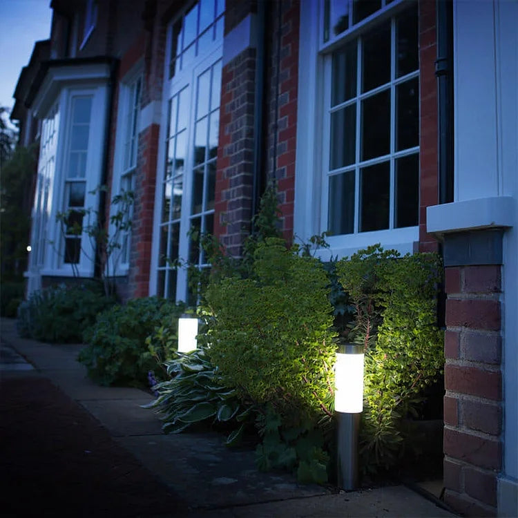 Solvia – Stilfuld solcelle udendørslampe til stemningsfuld havebelysning