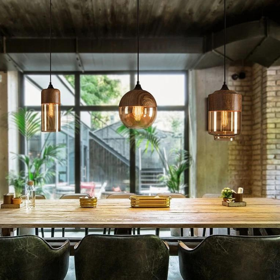 Nordluna – Scandinavische Houten Hanglamp met Getint Glas