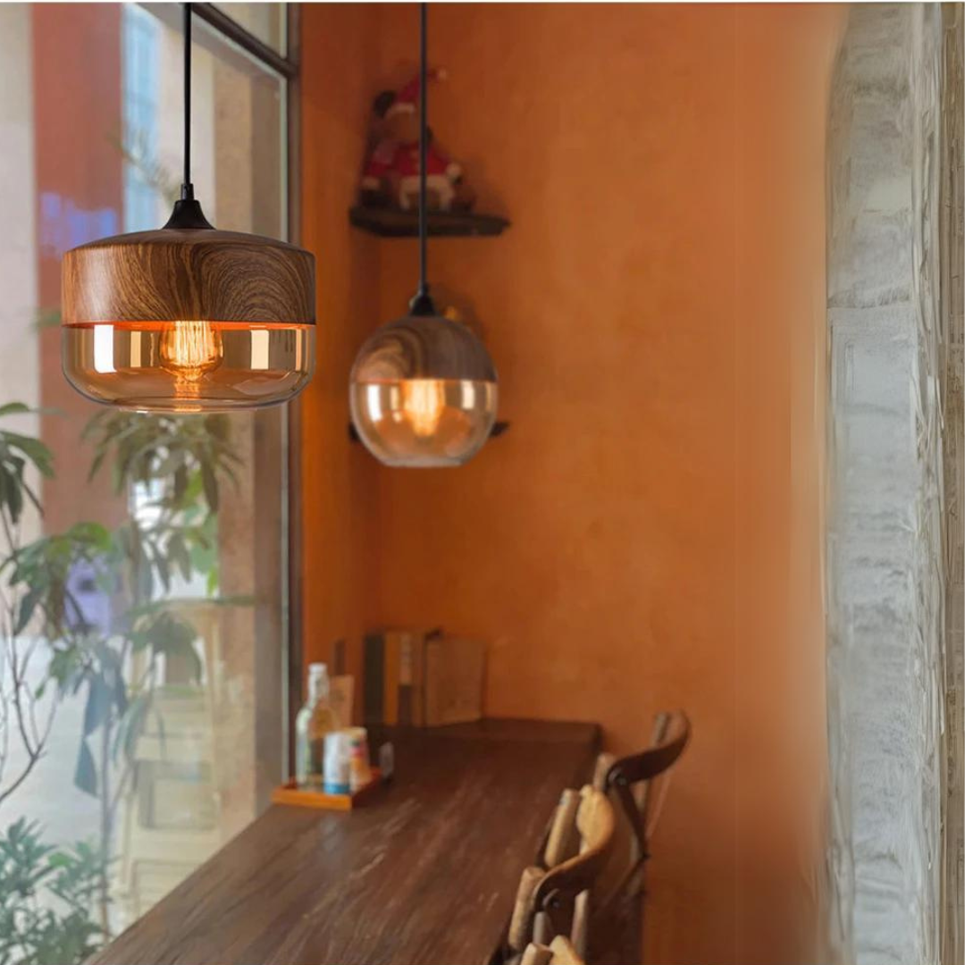 Nordluna – Scandinavische Houten Hanglamp met Getint Glas