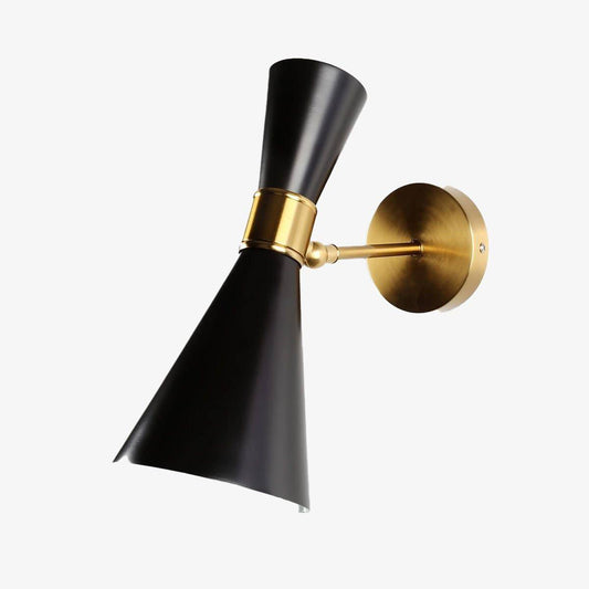 Lumoria – Gouden LED Wandlamp met Driehoekige Kap