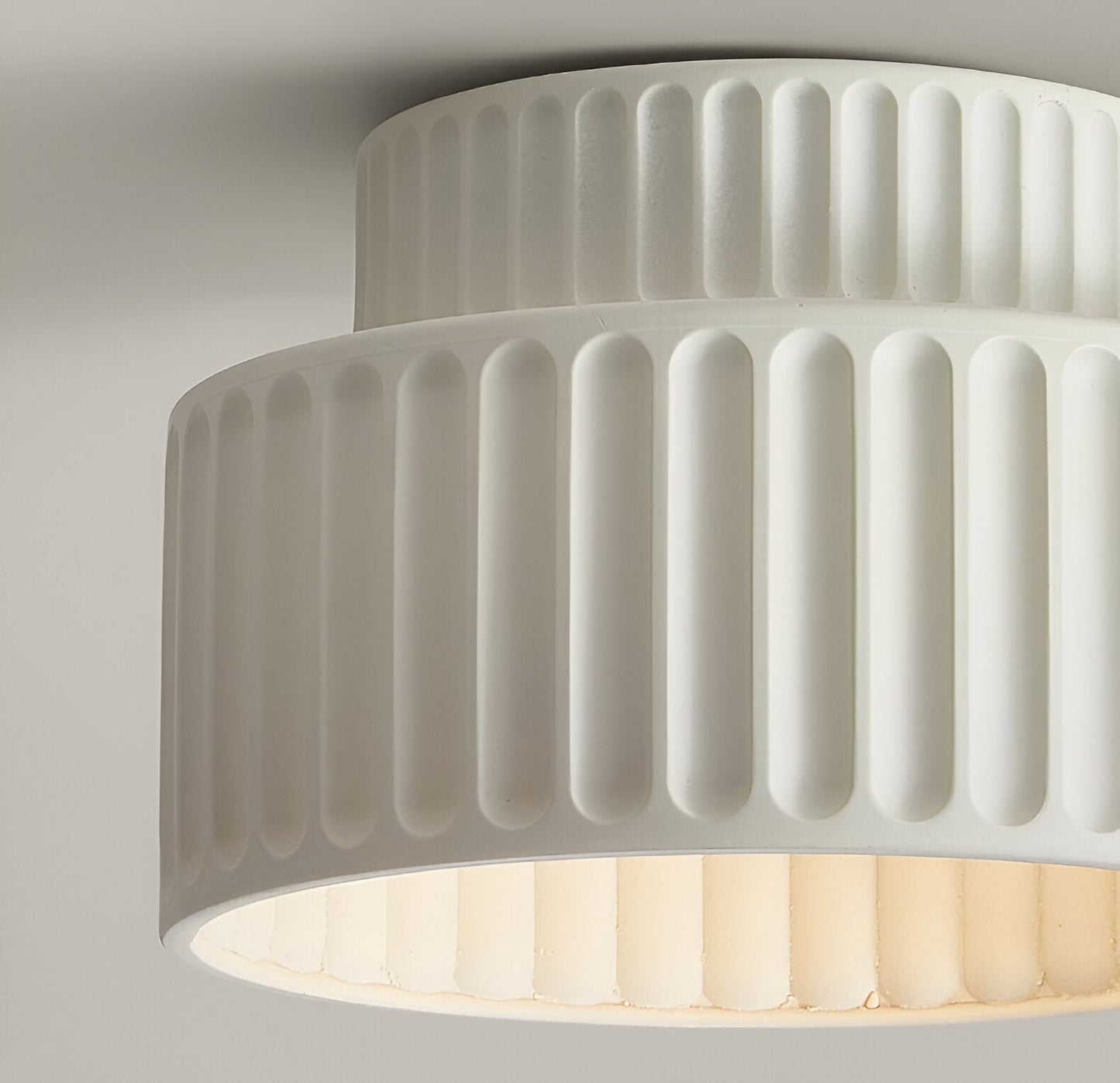 Lumora – Gele retro plafondlamp met moderne touch