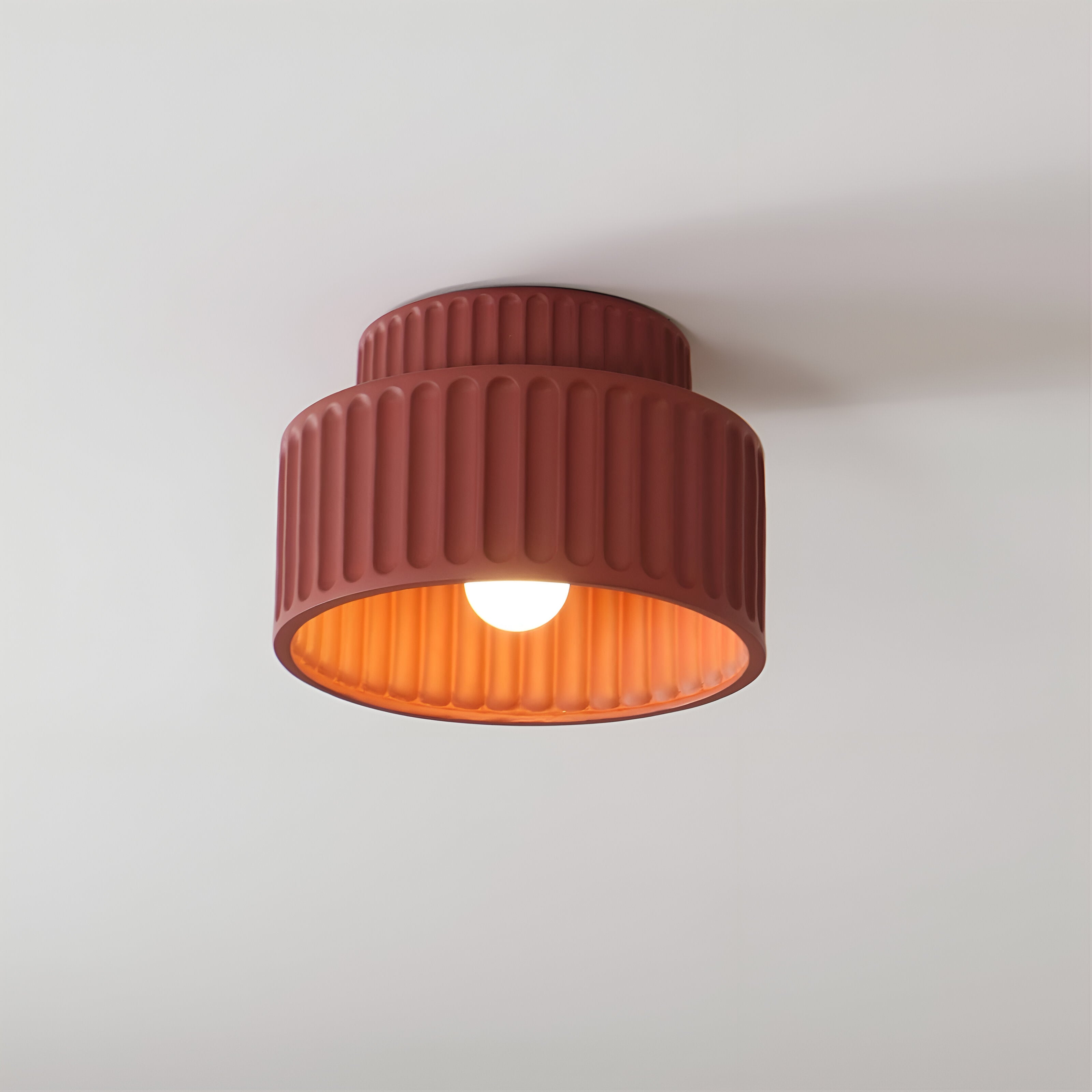 Lumora – Keltainen retro kattovalaisin modernilla vivahteella