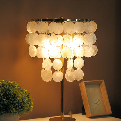 Lumare – Rustieke LED Tafellamp met Uniek Schelpdesign