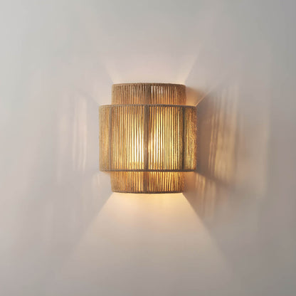 "LUMINA Wandlamp voor binnen en buiten – Trendy en elegante verlichting voor je interieur of tuin."