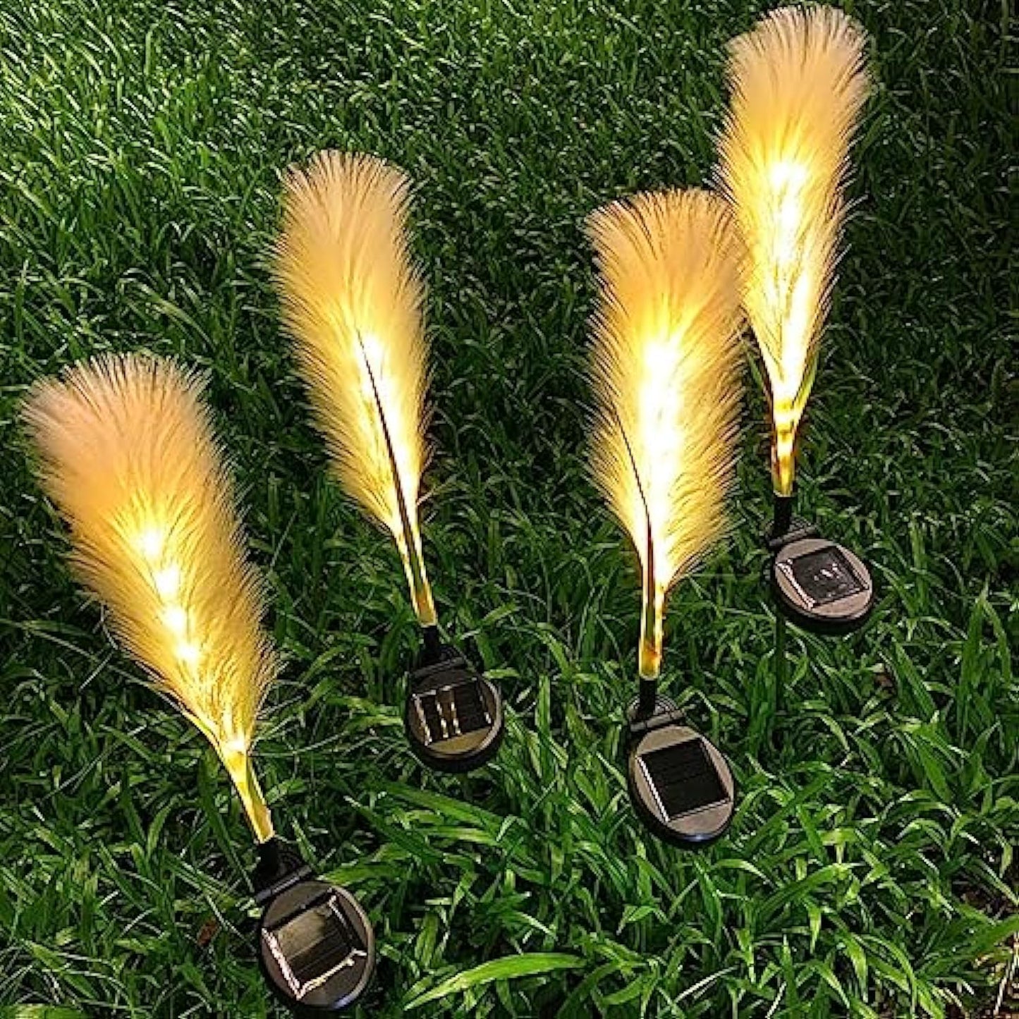 Lunora – Sfeervolle solar buitenlamp met natuurlijk rietdesign