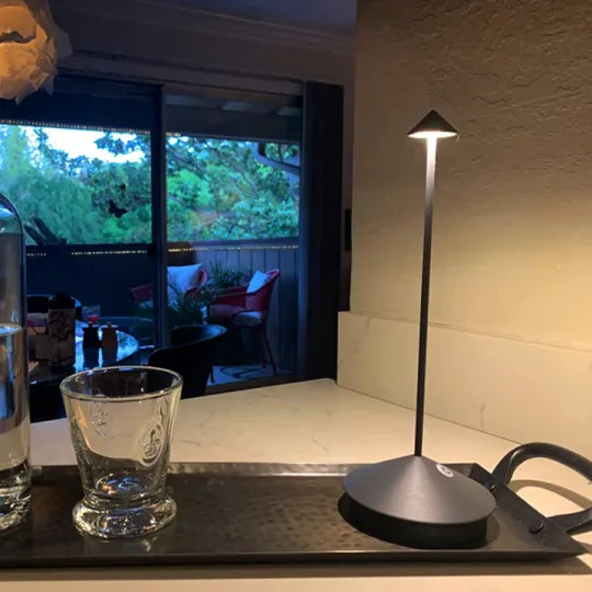 Lunora – Moderne LED Tafellamp voor op je Nachtkastje en Woonkamer