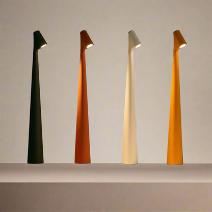 Minimalistische draadloze LED tafellamp Lumira voor nachtkastje en schemerlampje.