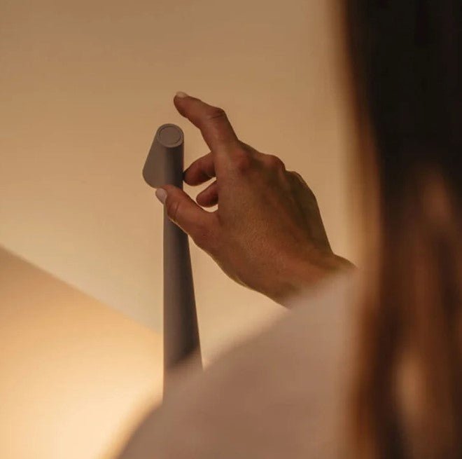 Lumira – Minimalistische Draadloze LED Tafellamp