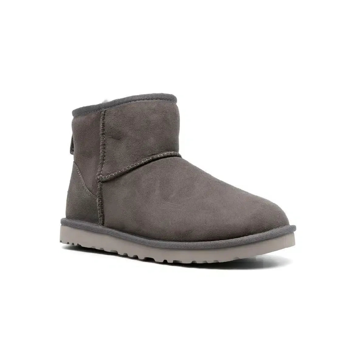 UGG Classic Grey laarzen – Warmte, elegantie en comfort voor de winter