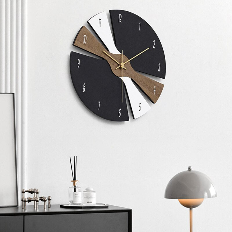 VARION – Grote moderne wandklok met strak en stijlvol design.