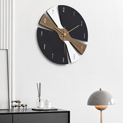 VARION – Grote moderne wandklok met strak en stijlvol design.