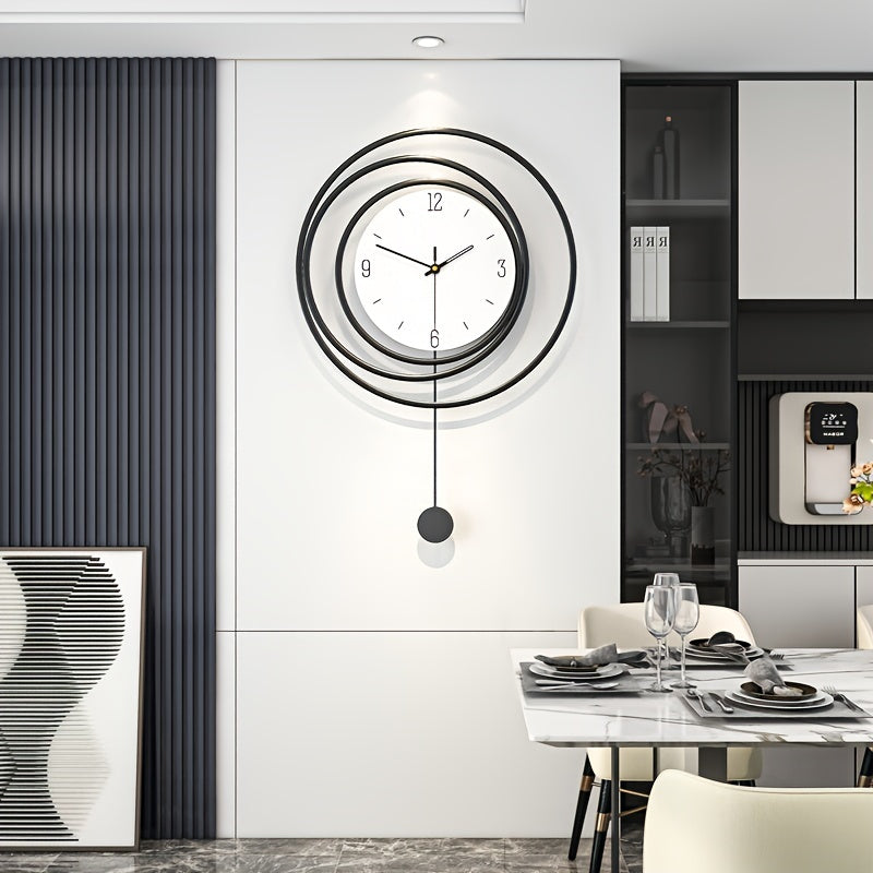 Varos – Grote minimalistische metalen wandklok