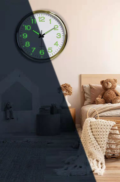 Velluno – Stille wandklok met LED-verlichting