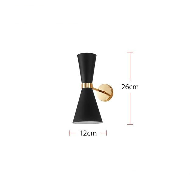 Lumoria – Gouden LED Wandlamp met Driehoekige Kap